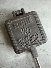 Load image into Gallery viewer, Rome Extra Large Cast Iron Pie Iron cooking head close up