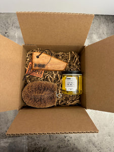 Above view of cast iron cleaning kit