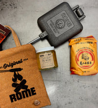 Load image into Gallery viewer, Square Pie Iron &amp; Seasoning Bundle - Original By Rome full product view 4