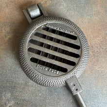 Load image into Gallery viewer, Single Burger Griller Cast Iron - Original By Rome