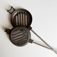 Load image into Gallery viewer, Single Burger Griller Cast Iron - Original By Rome