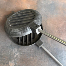 Load image into Gallery viewer, Single Burger Griller Cast Iron - Original By Rome
