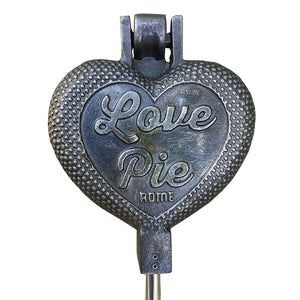 Love Pie Cast Iron - Original By Rome closeup product view